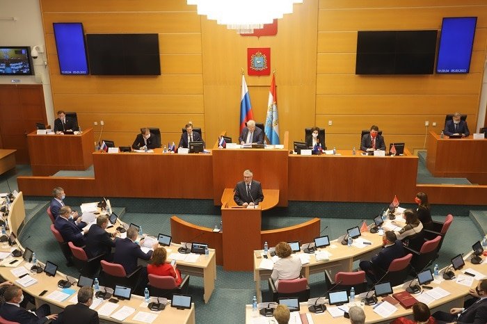 Избирателям запретили отзывать депутатов Самарской губдумы, а губернатору разрешили править вечно