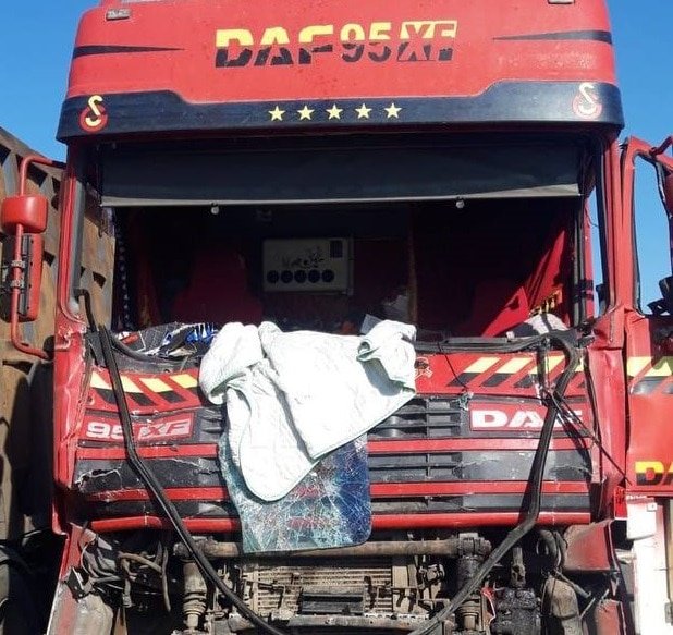 Грузовик DAF после жуткого тарана в Ульяновской области, убившего 16 человек