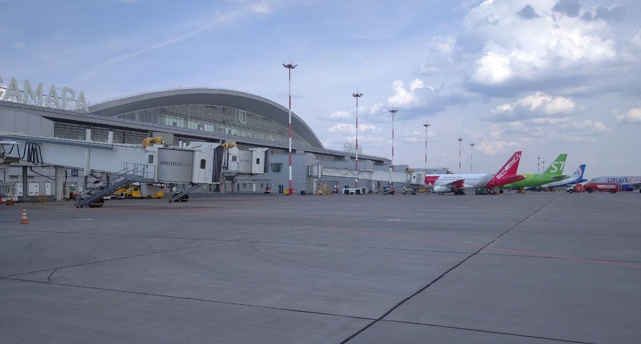 Самолет из Таджикистана в Москву совершил вынужденную посадку в Самаре