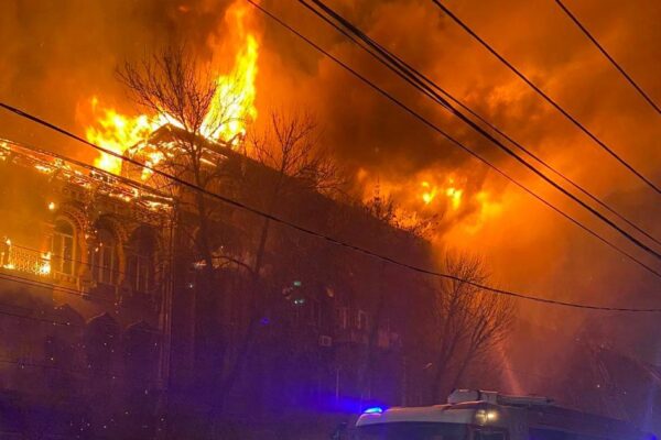 После пожара в доходном доме Челышева без крыши над головой остались 110 самарцев